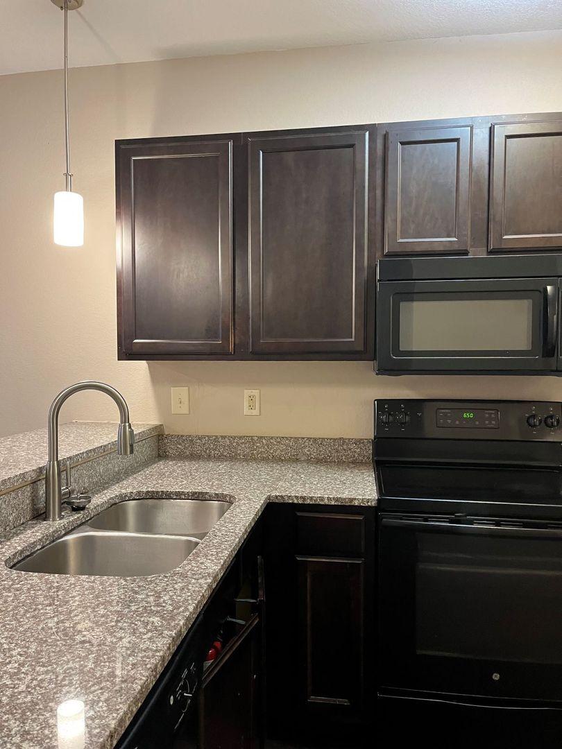 2202 Abbey Glen Lane, C223 — photo 1 of 2