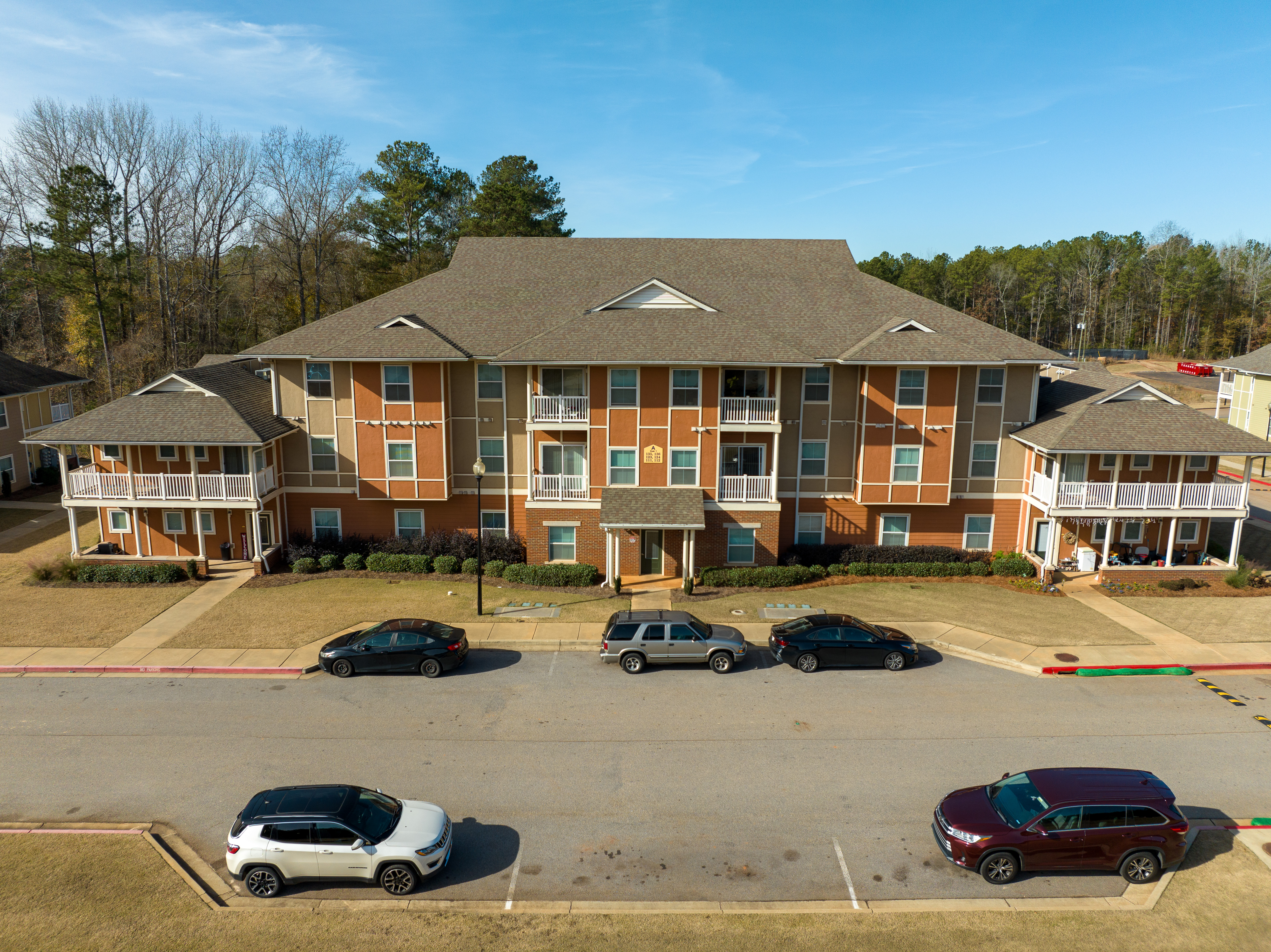 Abbey Glen Apartments exterior, LaGrange GA
